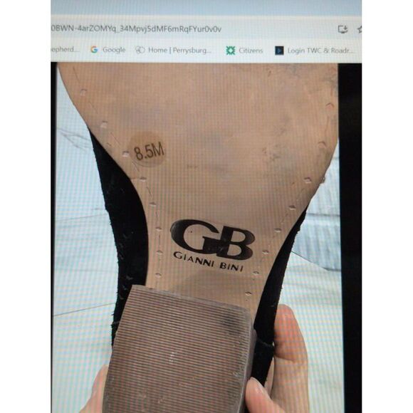 Gianni Bini Women's Black Suede Peep-Toe High Heel Booties 8.5 - Picture 2 of 8